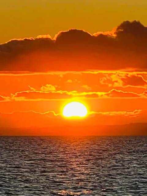 El sol escondiéndose sobre el Llanquihue