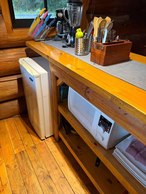 Refrigerador, microondas, cafetera y juguera